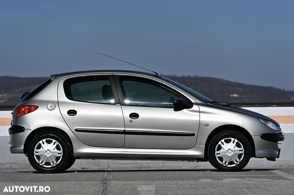 Peugeot 206 1.4E Sedan - 9