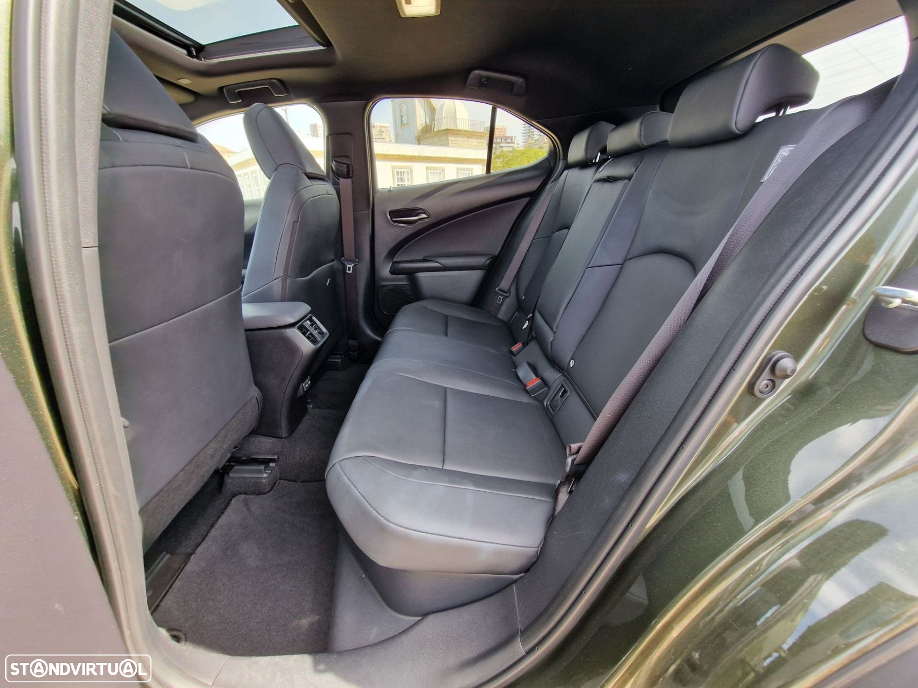 Lexus ux-250h Sport (Ecrã 12.3) - 21