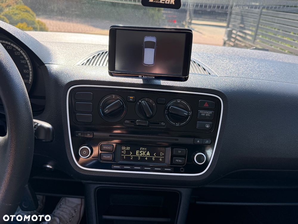 Volkswagen up! R-Line - 6