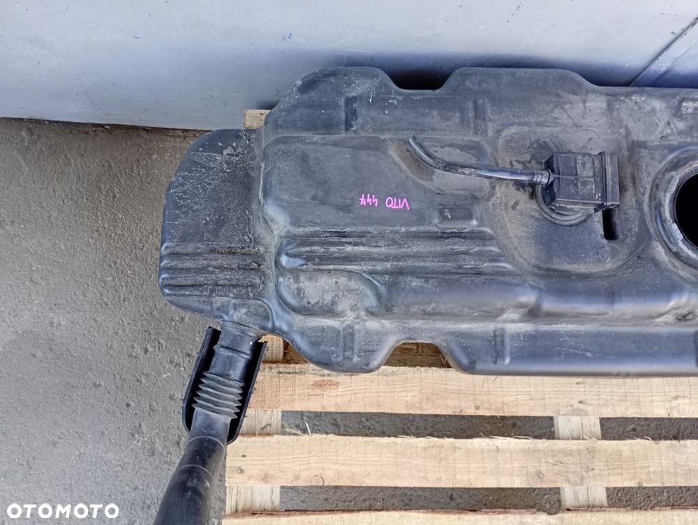 zbiornik paliwa bak mercedes vito w447 2019r 2.2 cdi A4474705500 A4474705600 - 3