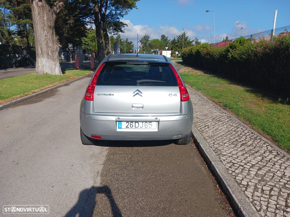 Citroën C4 1.6 HDi 110 Exclusive - 6