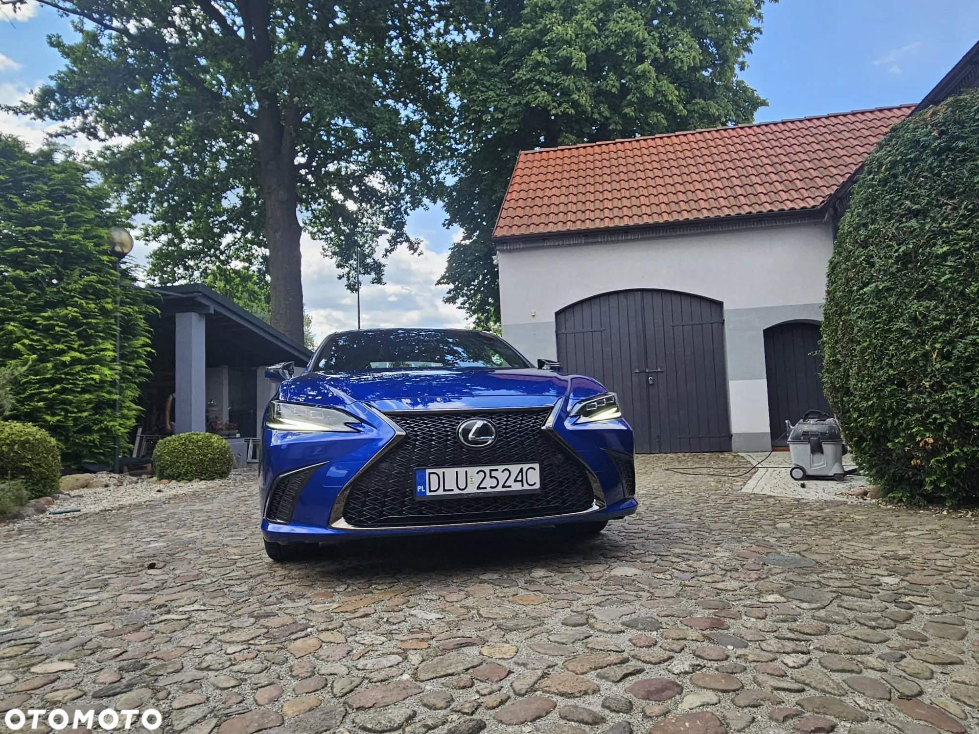 Lexus ES 300h F Sport Edition - 13