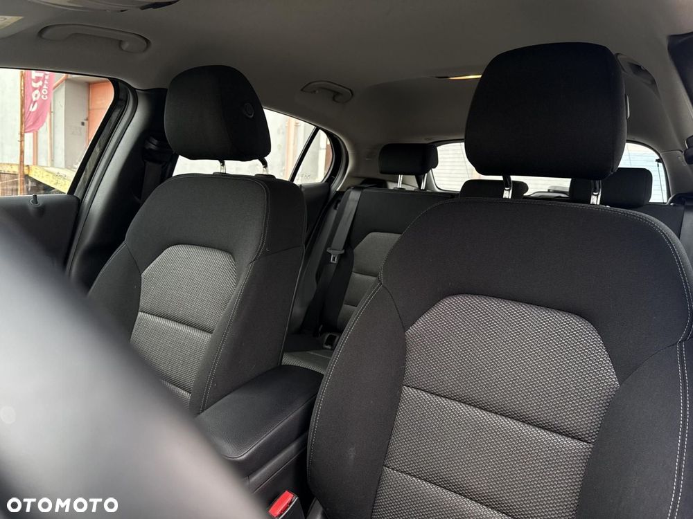 Mercedes-Benz GLA - 12