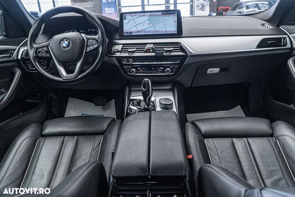BMW Seria 5 530e Aut. Luxury Line - 26
