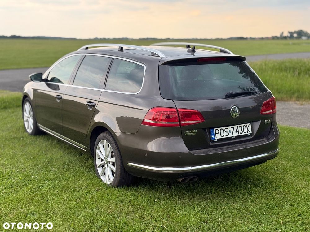 Volkswagen Passat 2.0 TDI Highline DSG - 9