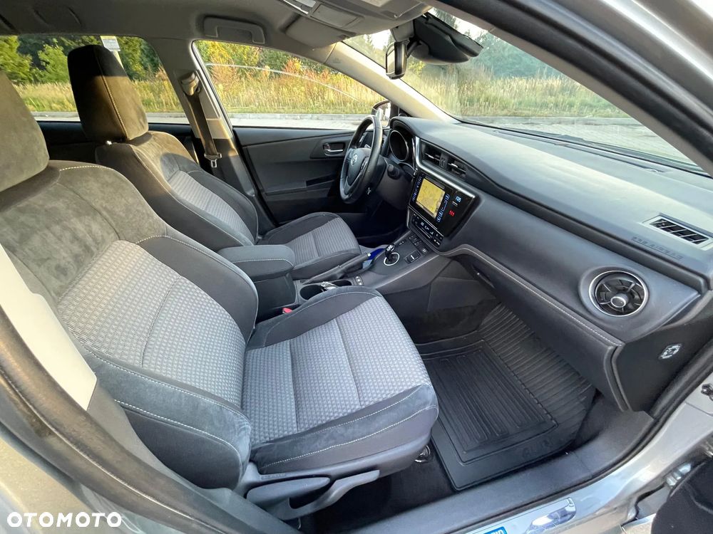 Toyota Auris 1.8 HSD Luna - 19