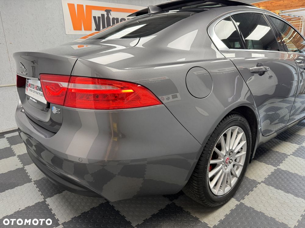 Jaguar XE - 22