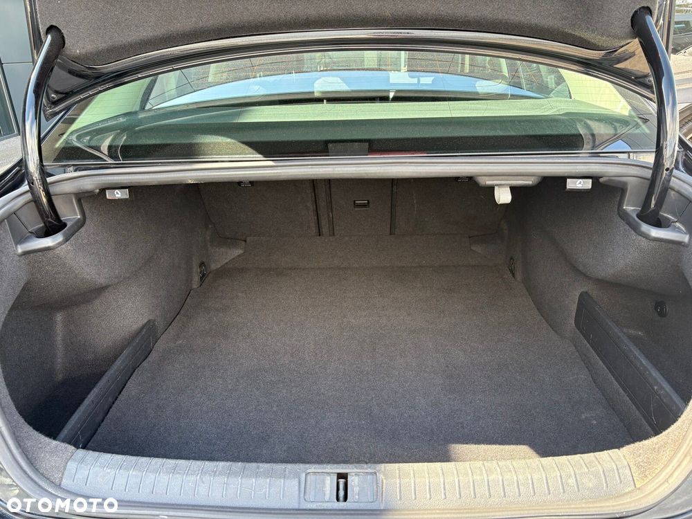 Volkswagen Passat - 17
