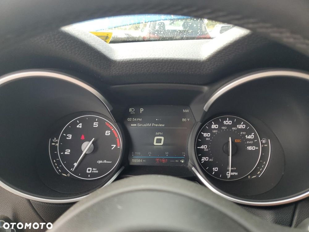 Alfa Romeo Stelvio 2.0 Turbo 16V AT8-Q4 Ti - 11