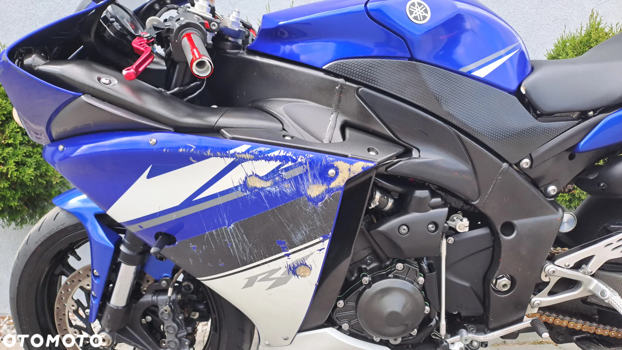 Yamaha R1 - 35
