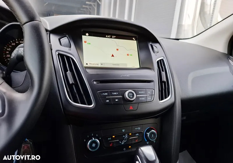 Ford Focus 2.0 TDCI Powershift Titanium - 12