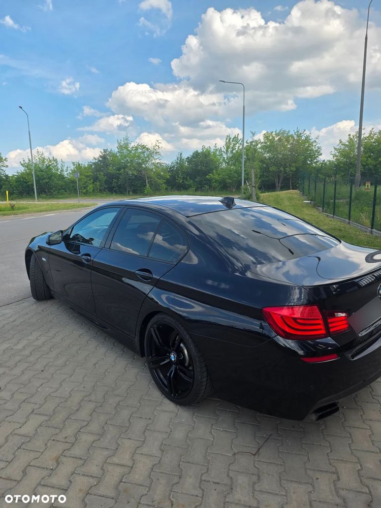BMW Seria 5 550i Sport-Aut - 9