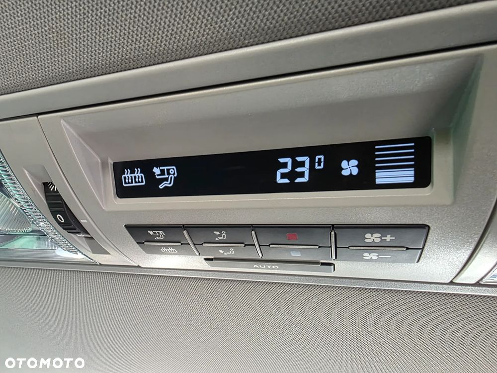 Volkswagen Caravelle 2.0 TDI L2 Highline DSG - 23