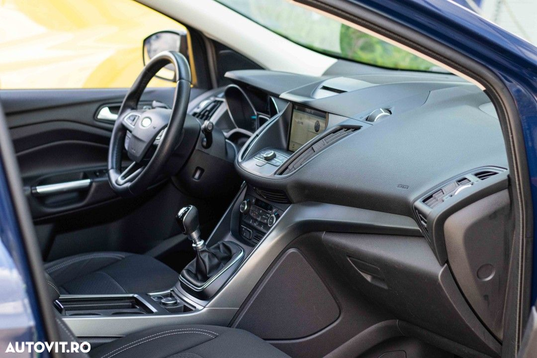 Ford Kuga - 21