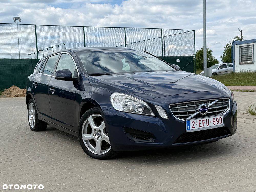 Volvo V60 D2 Momentum - 4