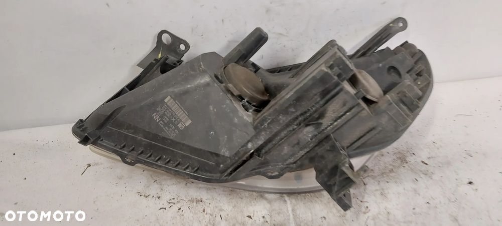 .  PRZOD PRZEDNIA LAMPA PRAWA OPEL ZAFIRA B - 5