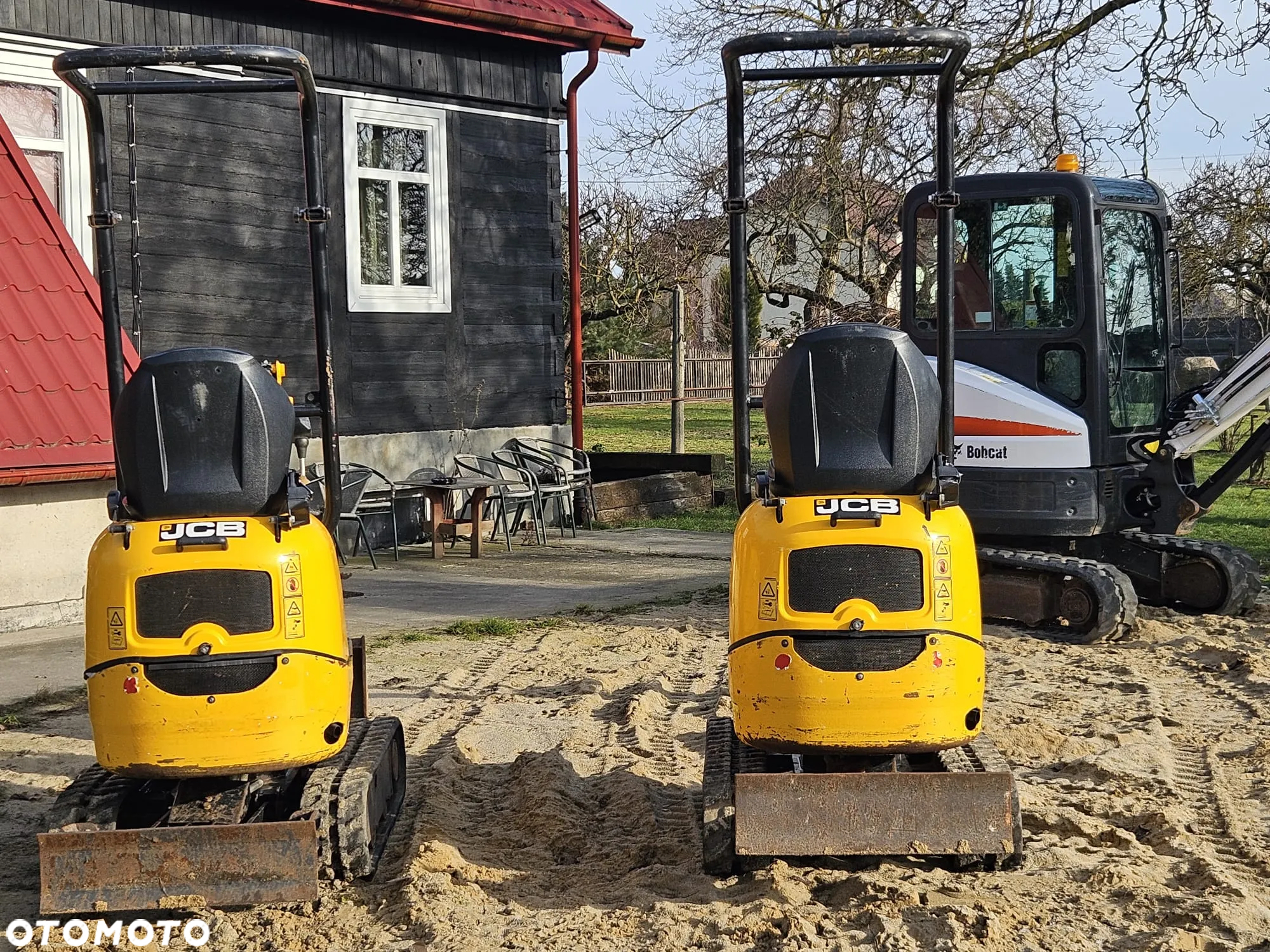 JCB 8008 - 3