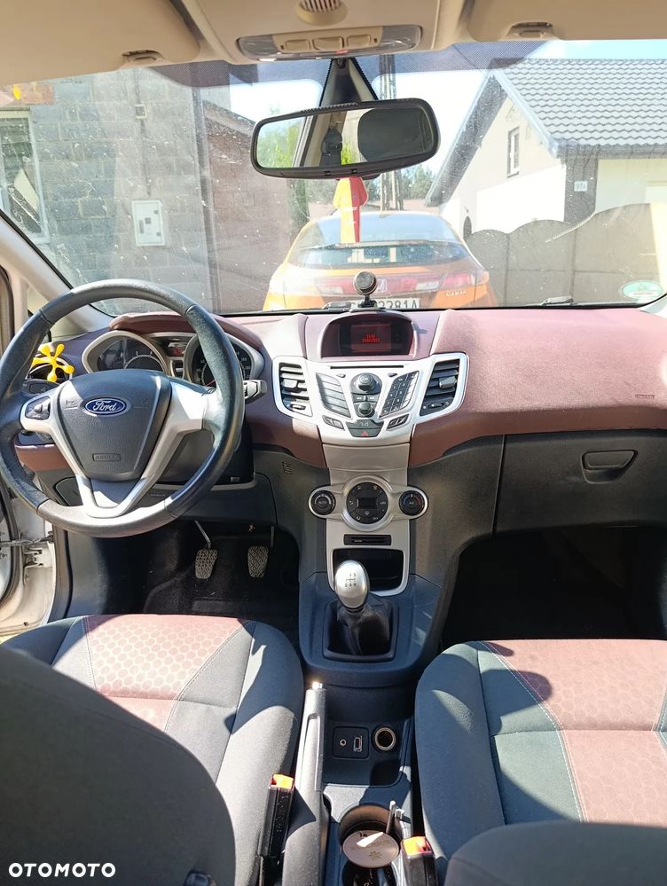 Ford Fiesta 1.4 Ghia - 8