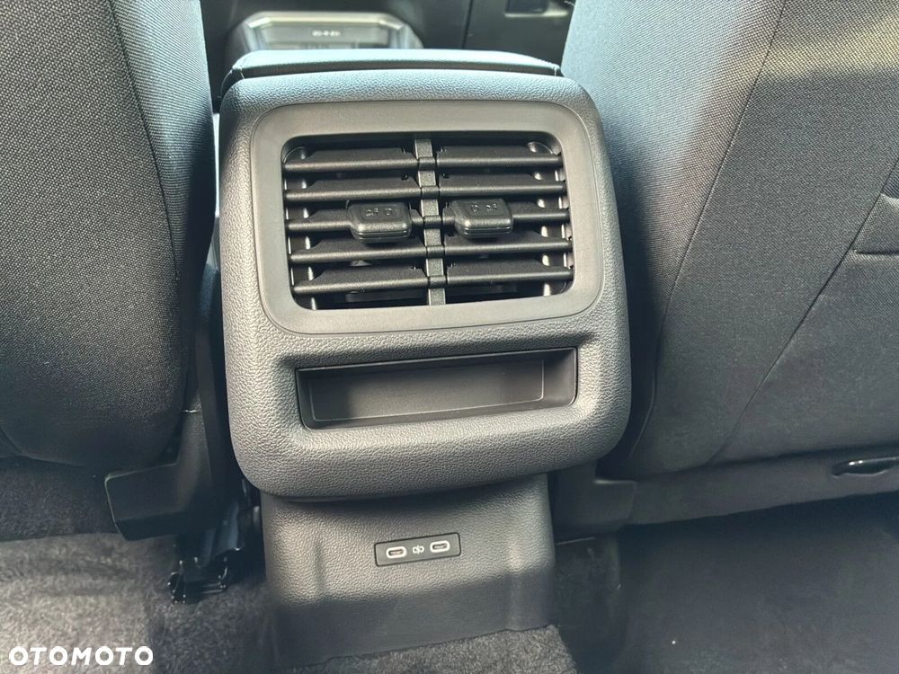 Volkswagen T-Roc - 25