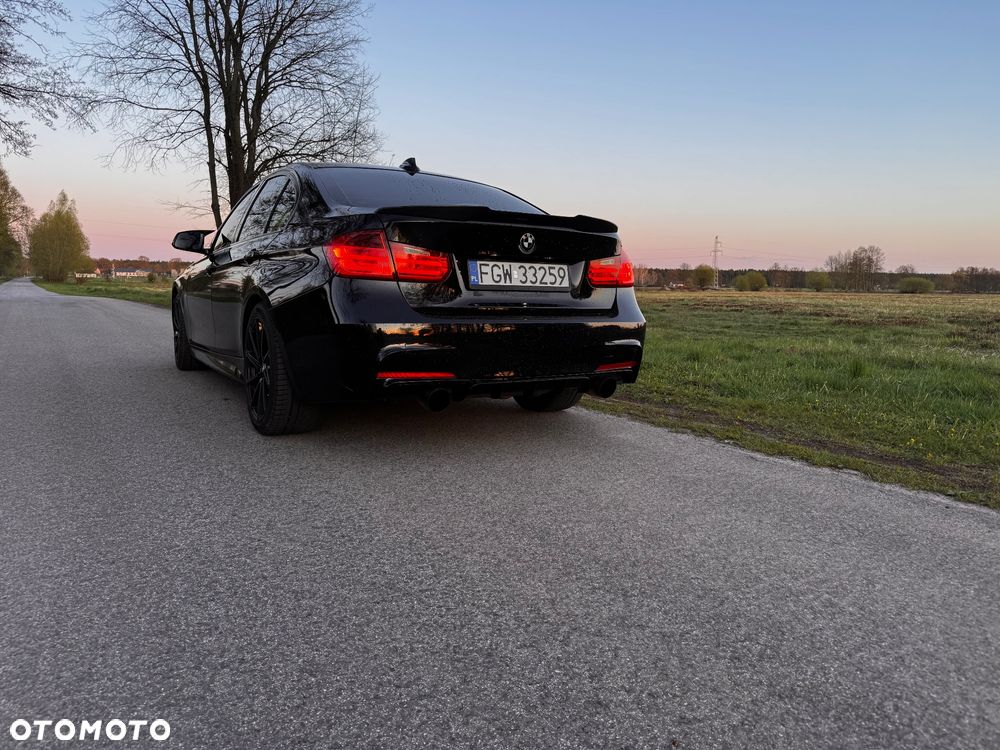 BMW Seria 3 335i Sport-Aut Sport Line - 4