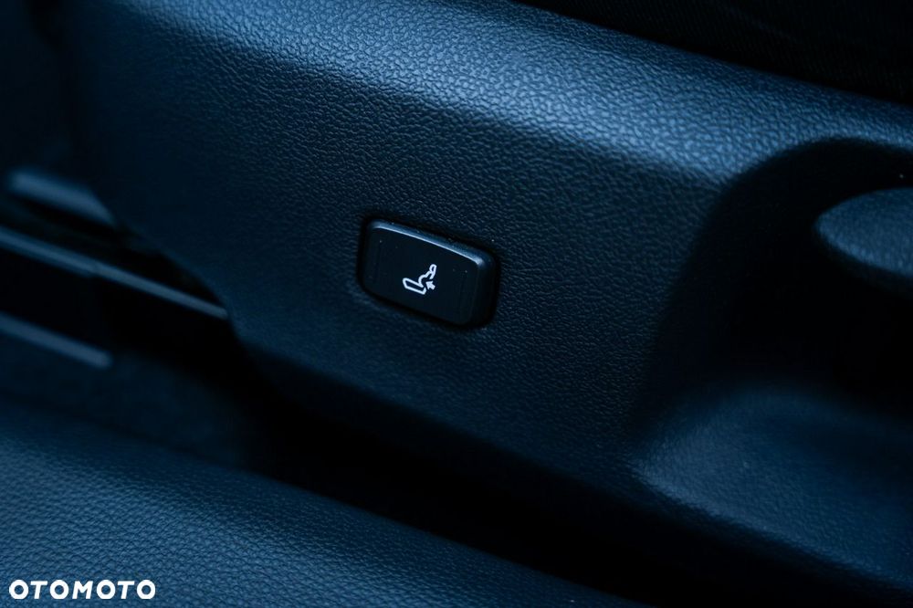 Toyota Corolla 1.8 Hybrid Comfort - 15