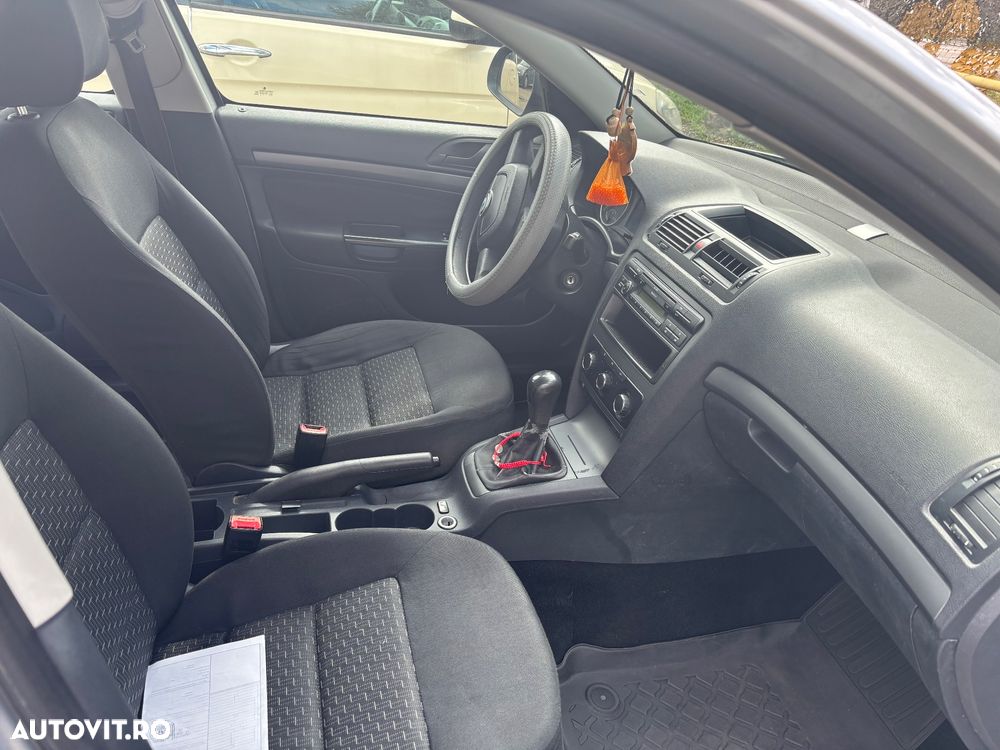 Skoda Octavia 1.6 TDI STYLE - 6