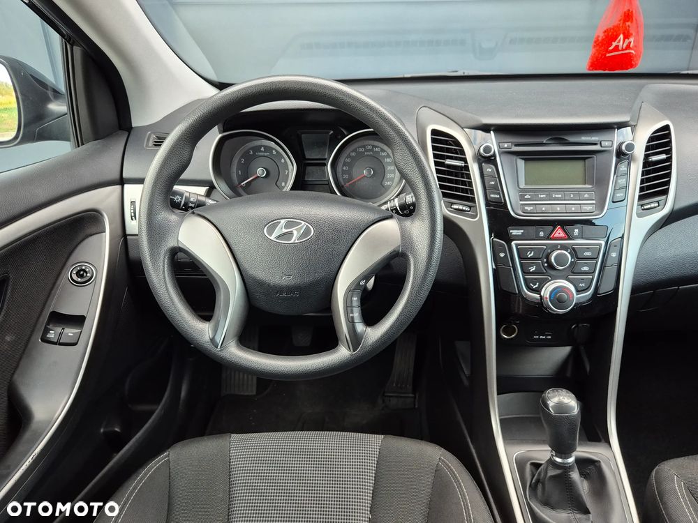 Hyundai i30 1.4 Comfort - 13