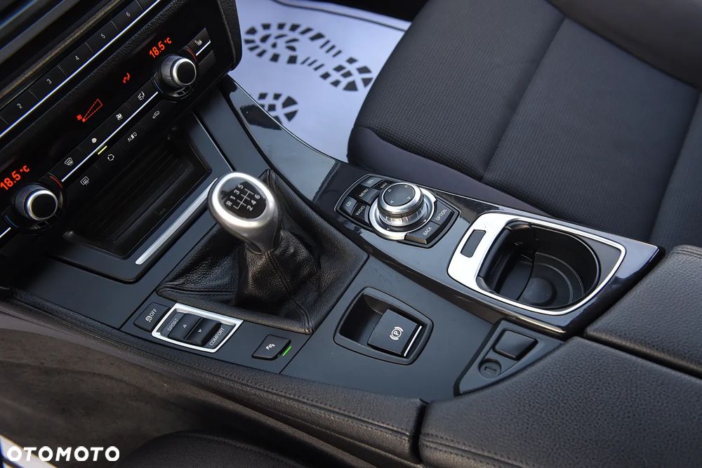 BMW Seria 5 520d - 25