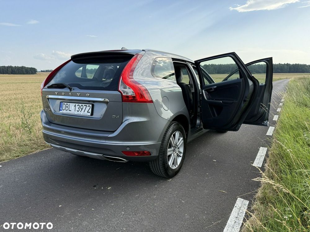 Volvo XC 60 D4 Geartronic Momentum Pro - 26