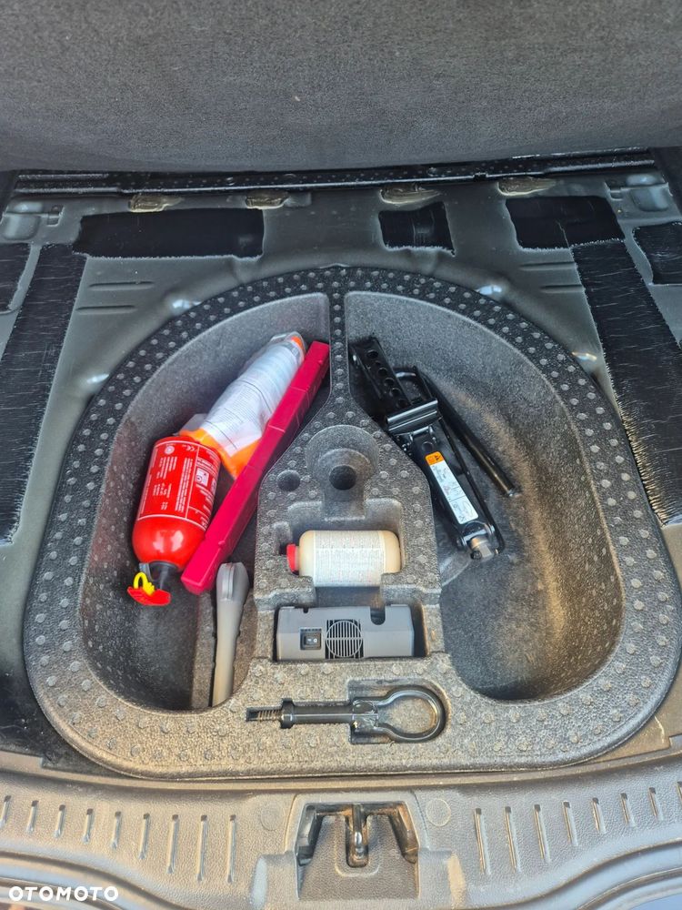 Ford Focus 1.5 EcoBlue Start-Stopp-System ST-LINE - 22