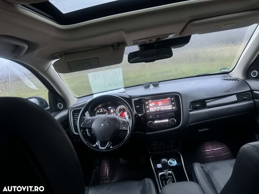 Mitsubishi Outlander - 7