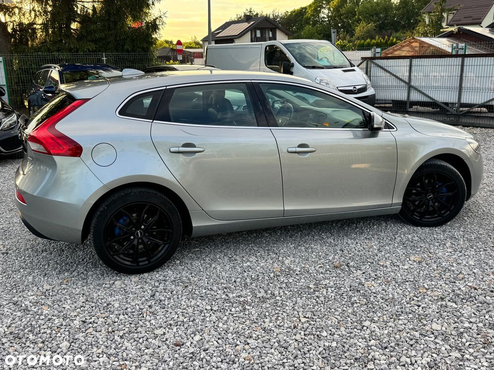 Volvo V40 D2 Momentum - 2