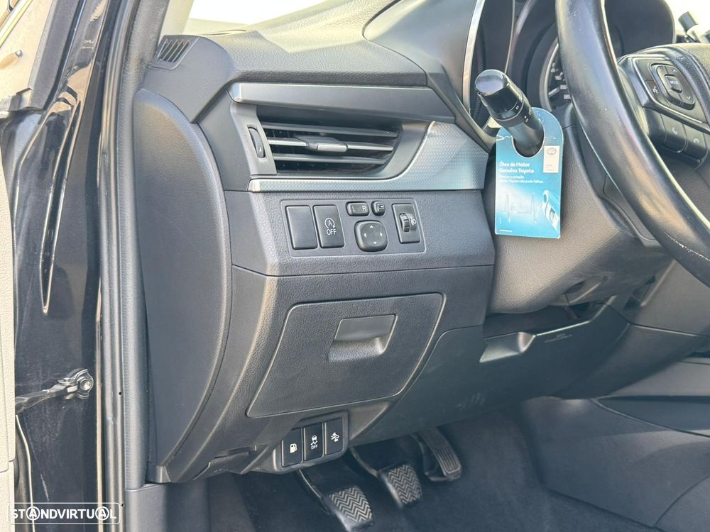 Toyota Avensis SW 2.0 D-4D Luxury+Navi - 27