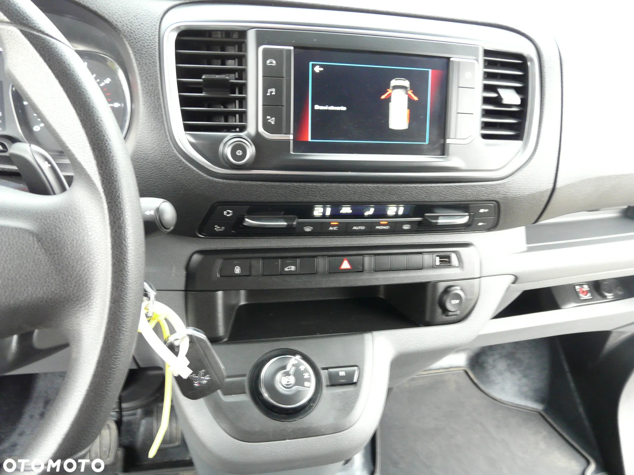 Peugeot Expert - 8
