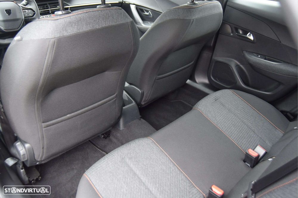 Peugeot 2008 1.2 PureTech Style - 15