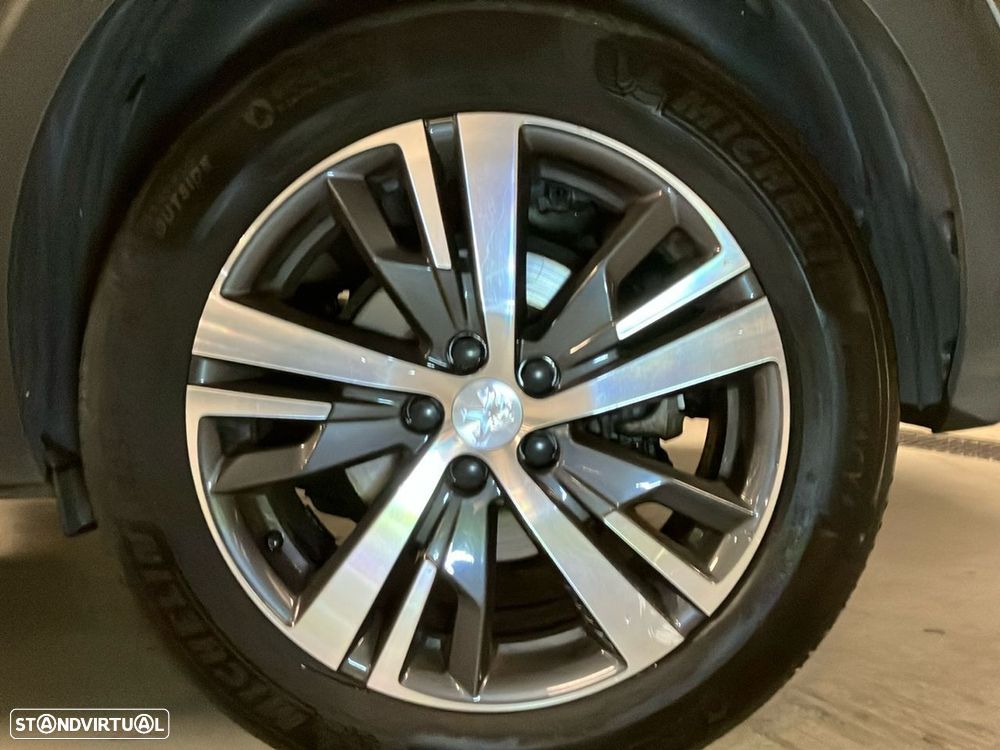 Peugeot 5008 1.5 BlueHDi Allure Pack EAT8 - 27