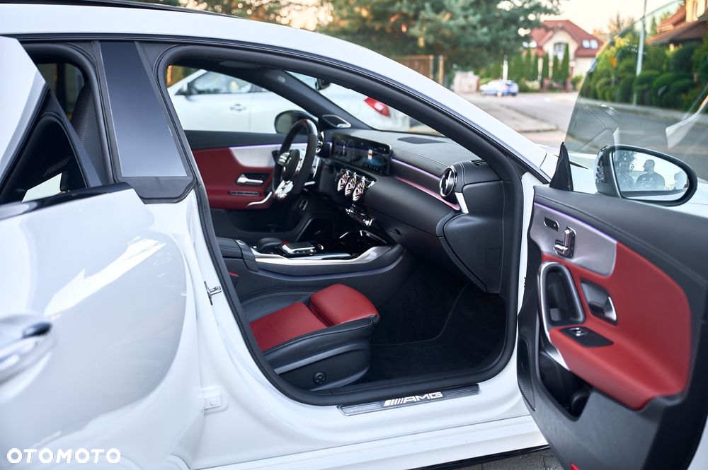 Mercedes-Benz CLA - 6
