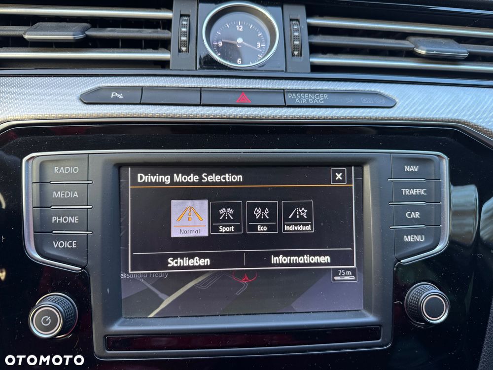 Volkswagen Passat 2.0 TDI SCR 4Mot DSG Highline - 25