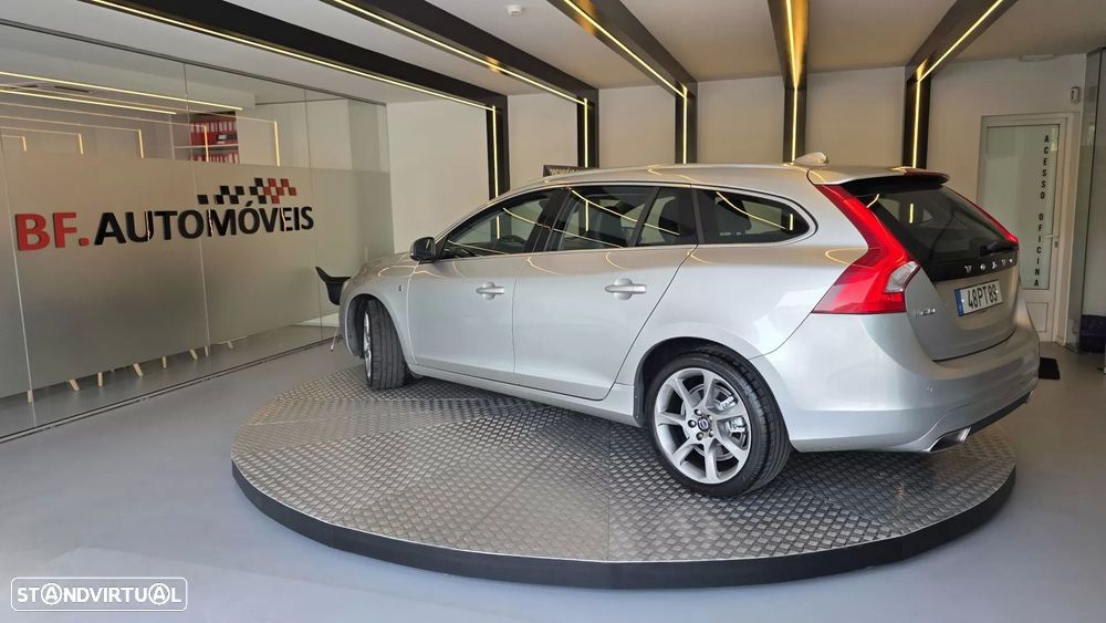 Volvo V60 2.0 D4 VOR - 3