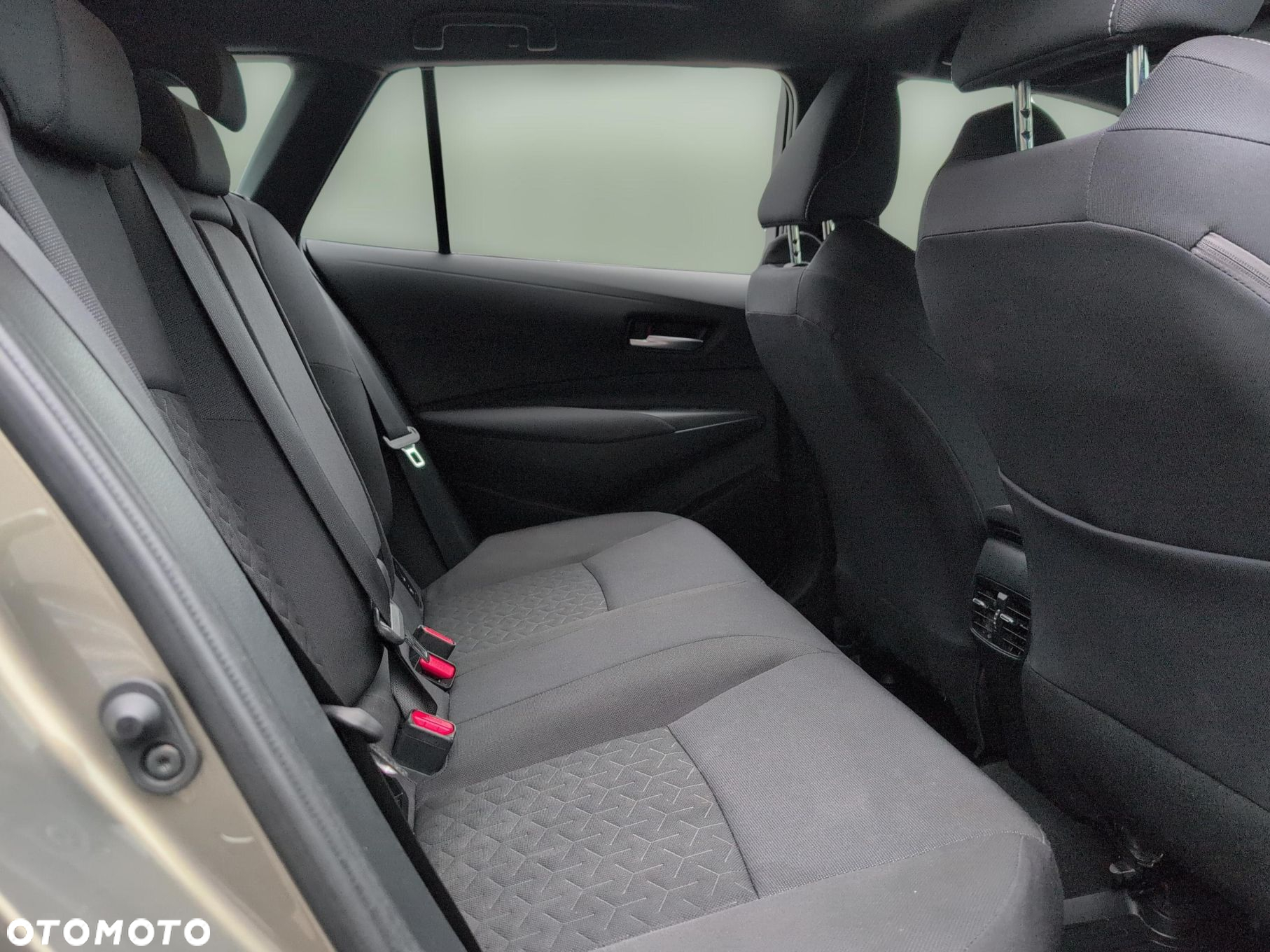 Toyota Corolla 2.0 Hybrid Comfort - 10