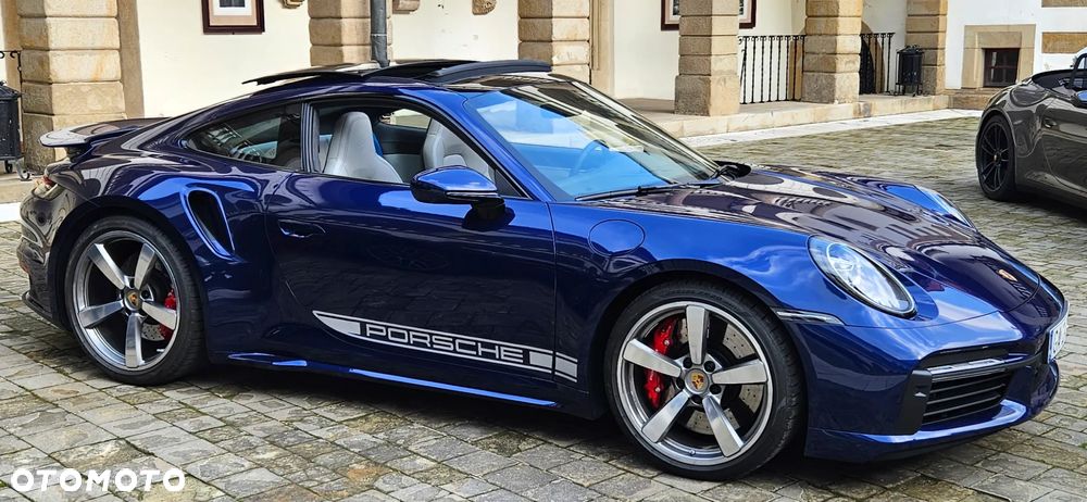 Porsche 911 Turbo - 1