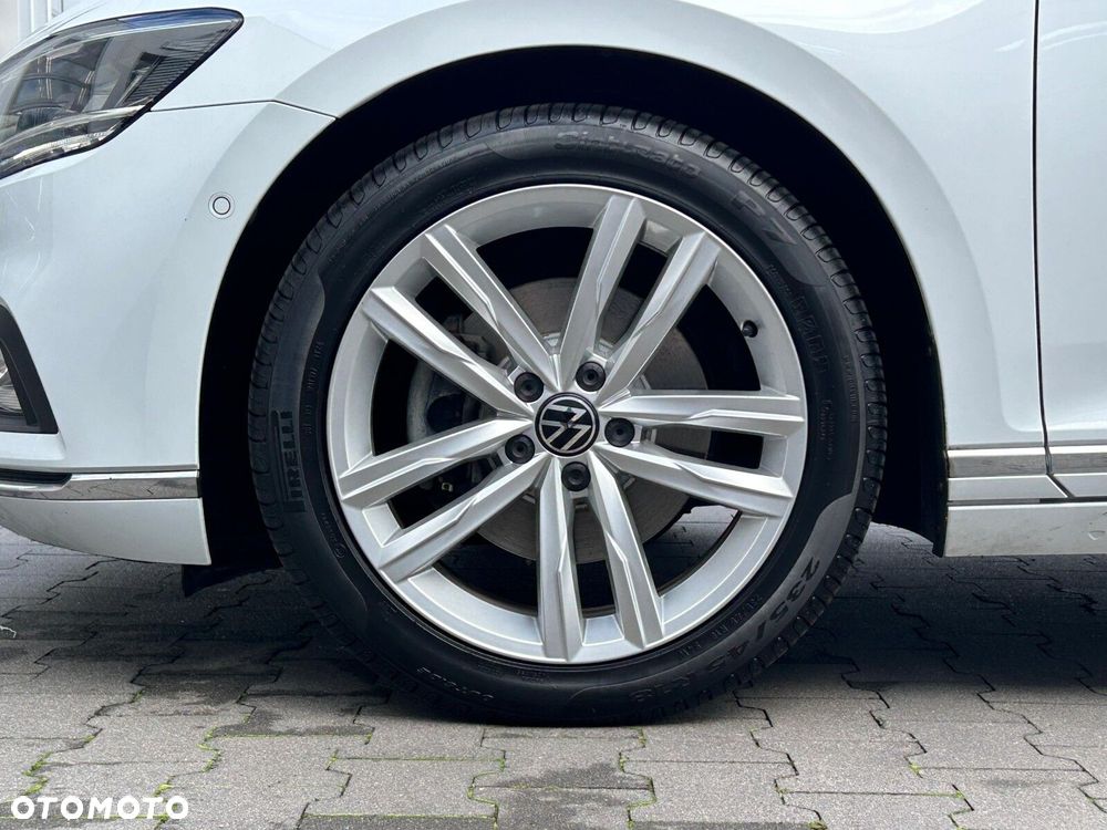 Volkswagen Passat Variant 2.0 TDI EVO Elegance DSG - 38