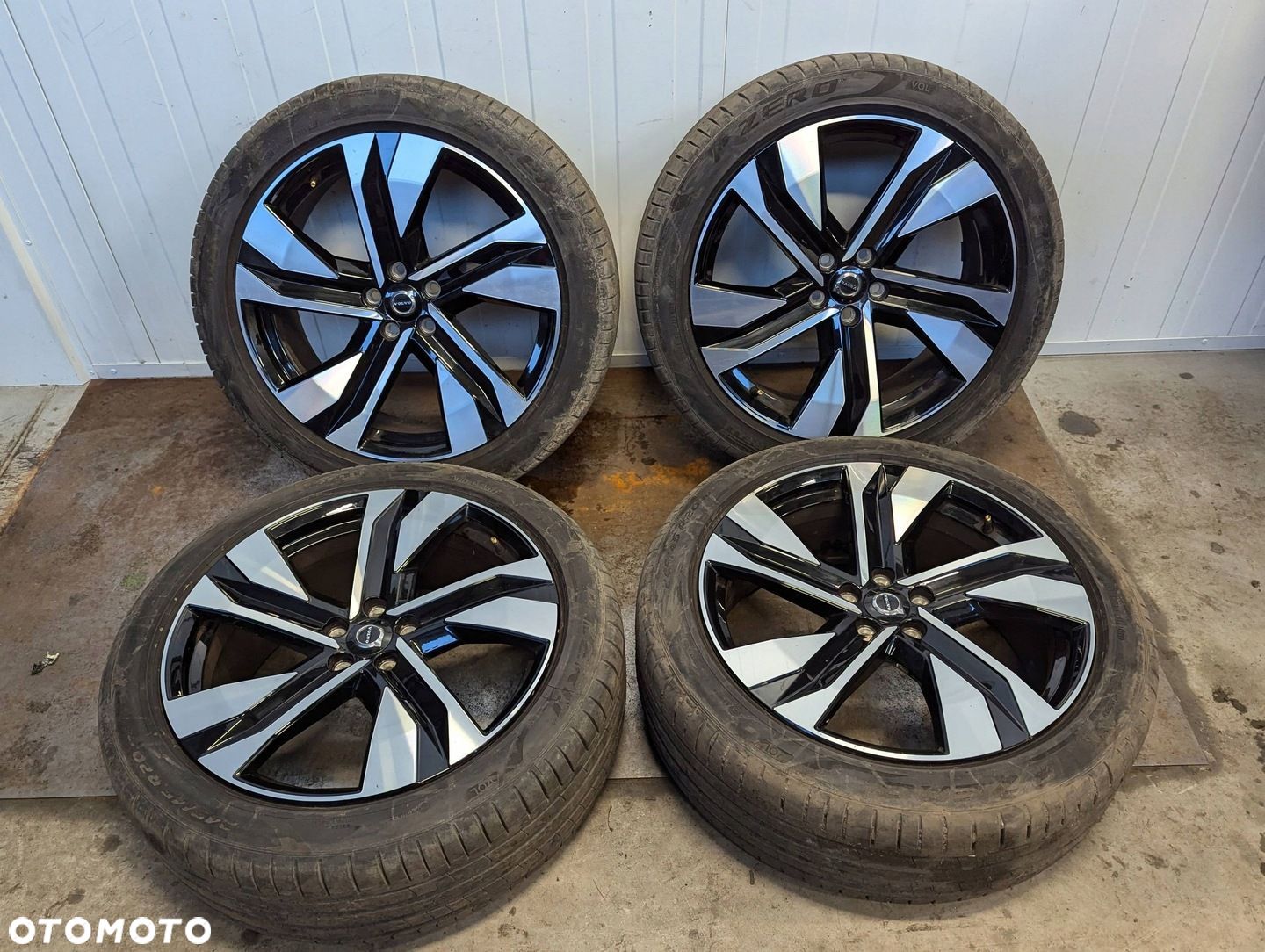 Volvo XC40 2017-2025 Koła felgi aluminiowe 20 cali 245/45/20 5x108 - 1