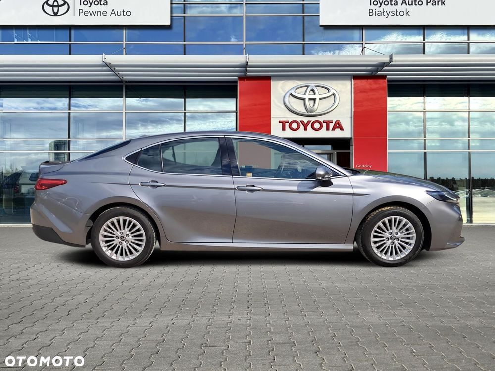 Toyota Camry - 6