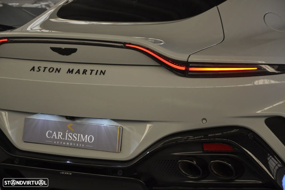 Aston Martin Vantage Coupe V8 - 12