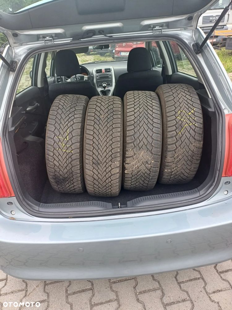Toyota Auris 1.6 Premium + - 9