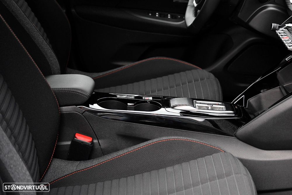 Peugeot e-2008 50 kWh Active Pack - 21