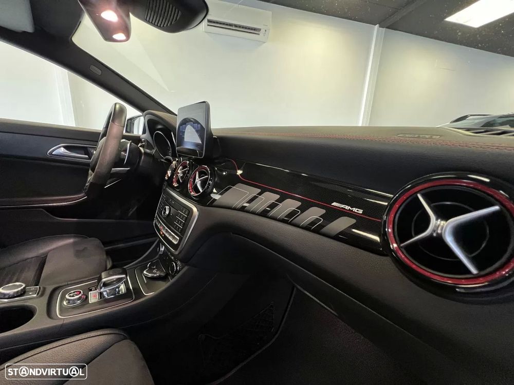 Mercedes-Benz CLA 45 AMG 4Matic Speedshift 7G-DCT Night Edition - 11