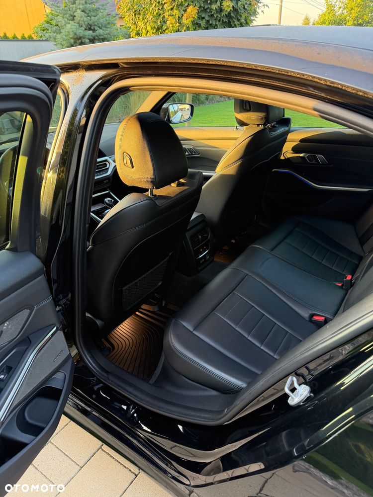 BMW Seria 3 - 16