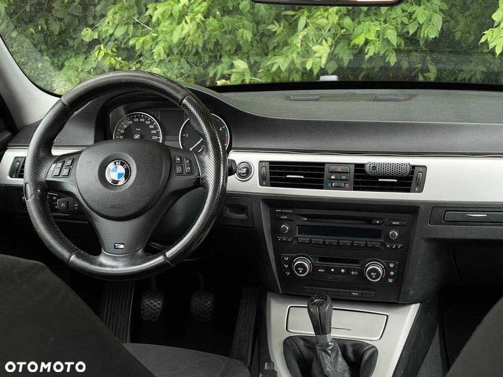 BMW Seria 3 318d - 19